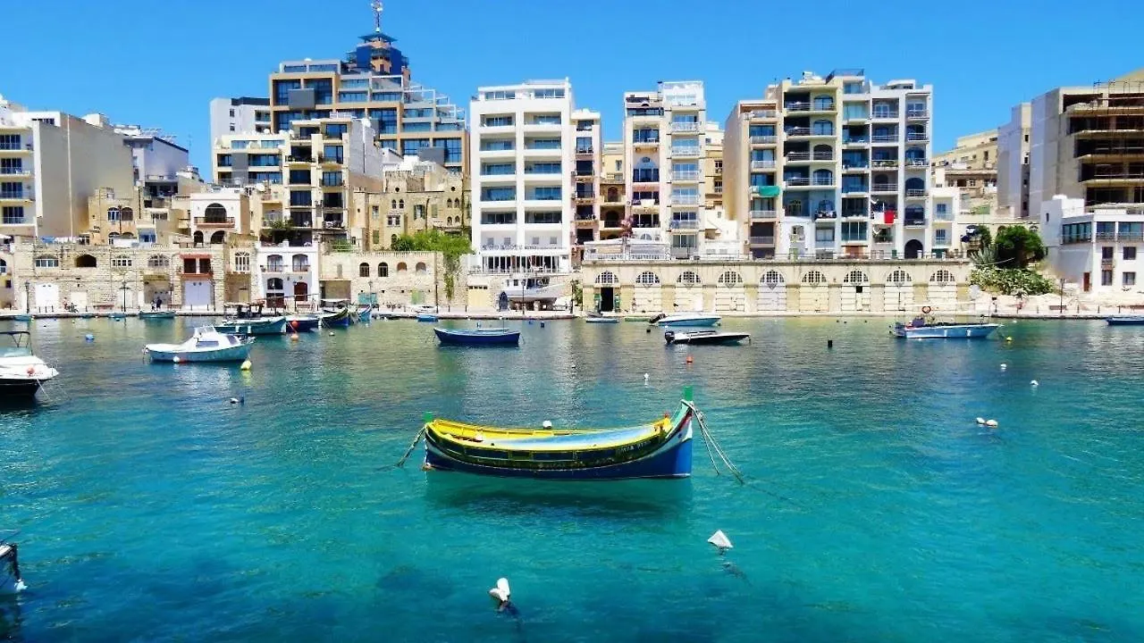 Cosy Apartment Steps To St George'S Bay Saint Julian's